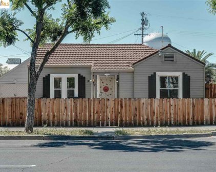 618 W Oak St, Stockton