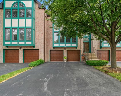 909 W Essex Place, Arlington Heights