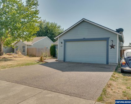 902 Lantana Ln