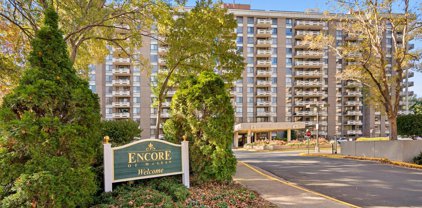 1808 Old Meadow Rd Unit #906, Mclean