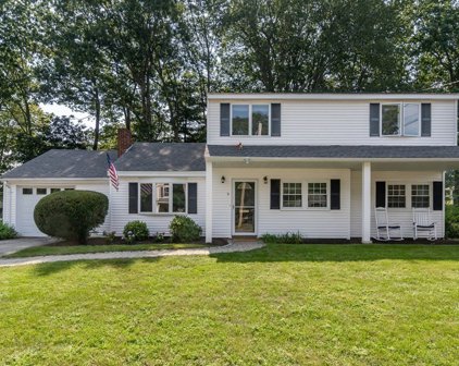 8 Spring Valley Rd, Natick