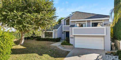 22526  Jameson Dr, Calabasas
