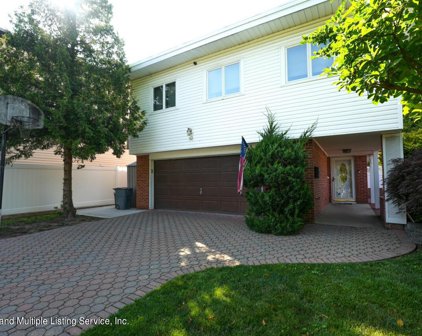 83 Finlay Avenue, Staten Island