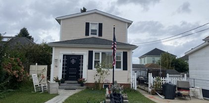 76 Capitol St, New Bedford