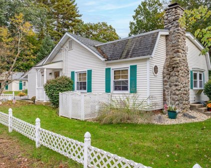 65 Oak Hill Road, Westford