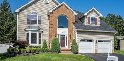 52 Periwinkle Circle, Tinton Falls