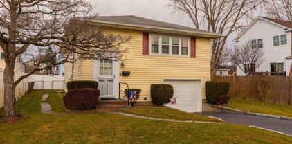 169 Moffitt Boulevard, Islip