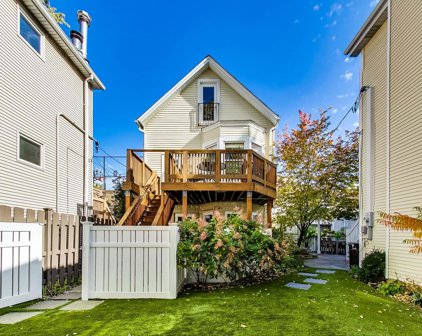 3257 N Oakley Avenue, Chicago