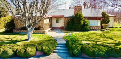 906 Scoon Rd., Sunnyside