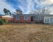 877 Kaywood Drive, Fayetteville image