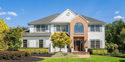 16 Outlook Lane, Freehold