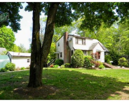 44 Edgewood Rd, Wayland