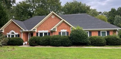 100 Heritage Lake Drive, Fayetteville