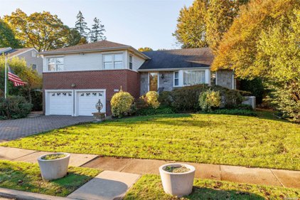148 Hamilton Road, Rockville Centre