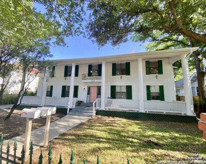 1132 W French Pl, San Antonio