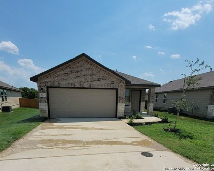 341 Middle Green Loop, Floresville