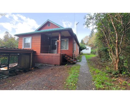 1015 S 10TH ST, Coos Bay
