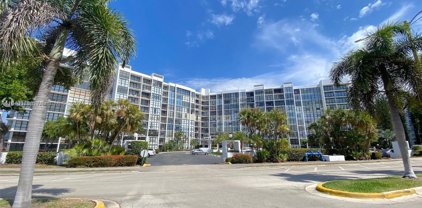 800 Parkview Dr Unit #208, Hallandale Beach