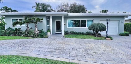 330 Cascade Ln, Palm Beach Shores