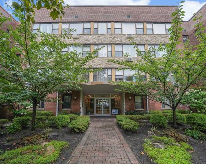 15 Hill Park Avenue Unit #2L, Great Neck