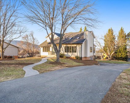195 Winesap  Rd, Roanoke