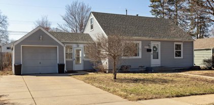 4431 Yates Avenue N, Crystal