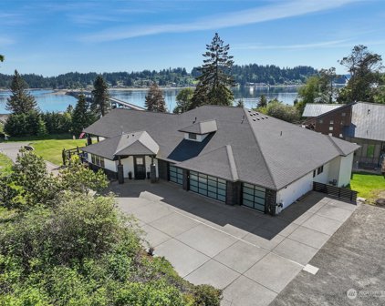 8009 Warren Drive NW, Gig Harbor