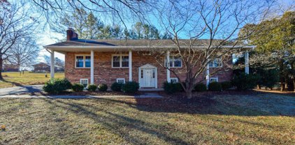 101 Spring Hollow  Rd, Bedford