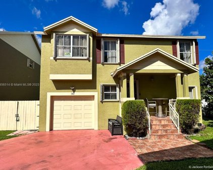 380 Nw 102nd Ter, Pembroke Pines