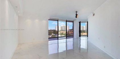 19707 Turnberry Way Unit #8B, Aventura