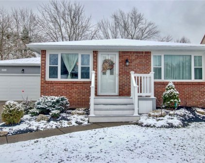3941 Autumnway Lane, Hamburg