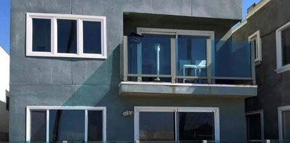 2207  Ocean Front Walk, Venice
