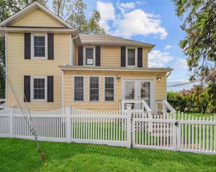 272 Locust Avenue, Babylon