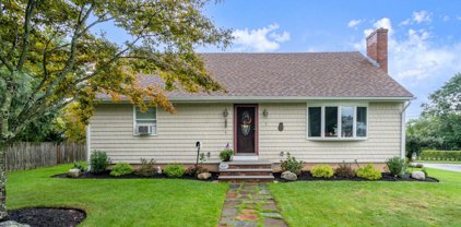3 Delway  Road, East Providence