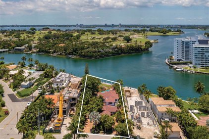 9224 Bay Dr, Surfside
