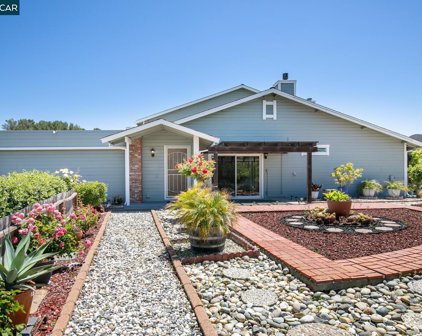 1736 Stuart Ct, Benicia