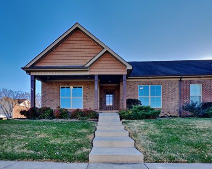 208 Turnberry Circle, Clarksville