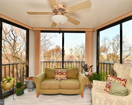 5901 Mount Eagle Dr Unit #706, Alexandria