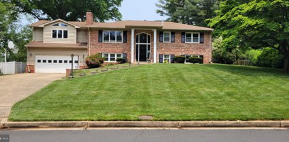 9028 Denise Ln, Fairfax