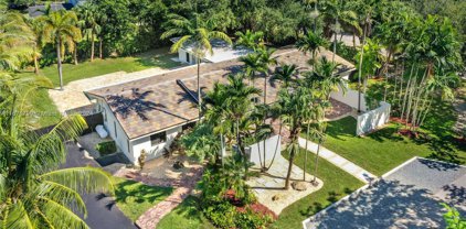 13575 Sw 72nd Court, Pinecrest