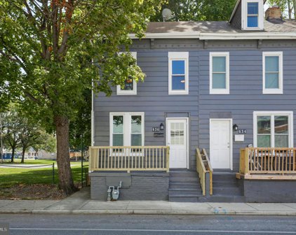 636 E King St, York