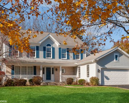 124 Brook Hill Lane, Vernon Hills
