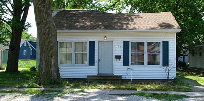 309 E Overton Street, Tuscola