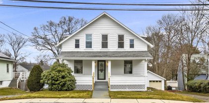 718 West Main St, Avon