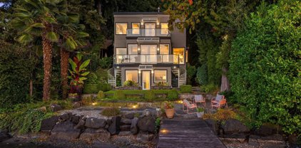 4879 Forest Avenue SE, Mercer Island