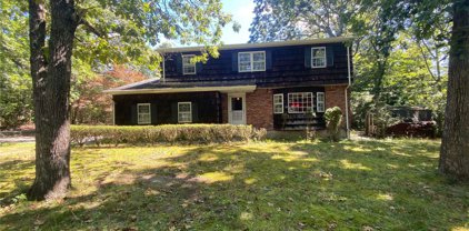 141 Dayton Avenue, Manorville