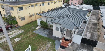 466 E 28th St, Hialeah