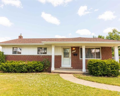2075 TARRY, Sterling Heights