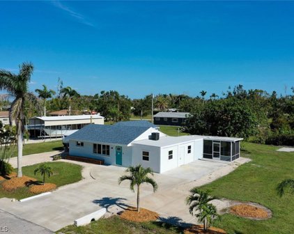 5855 Cubles Drive, Bokeelia