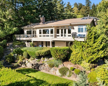 8130 W Mercer Way, Mercer Island